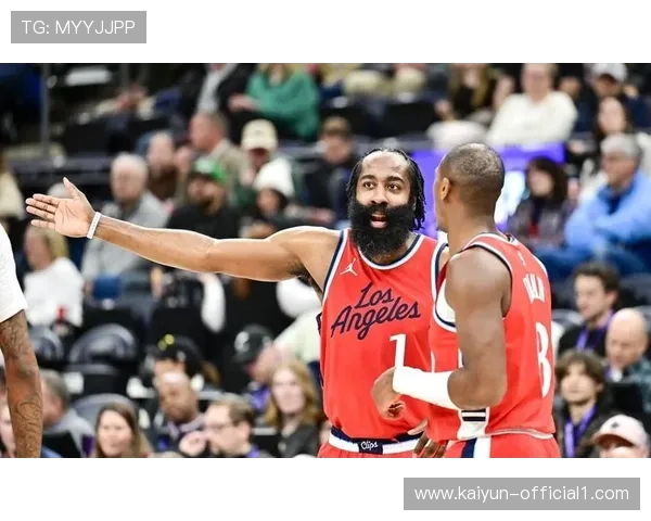 快船防守端完成12次抢断,利用尼克斯19次失误转化28分快攻 快船防守端完成12次抢断,利用尼克斯19次失误转化28分快攻